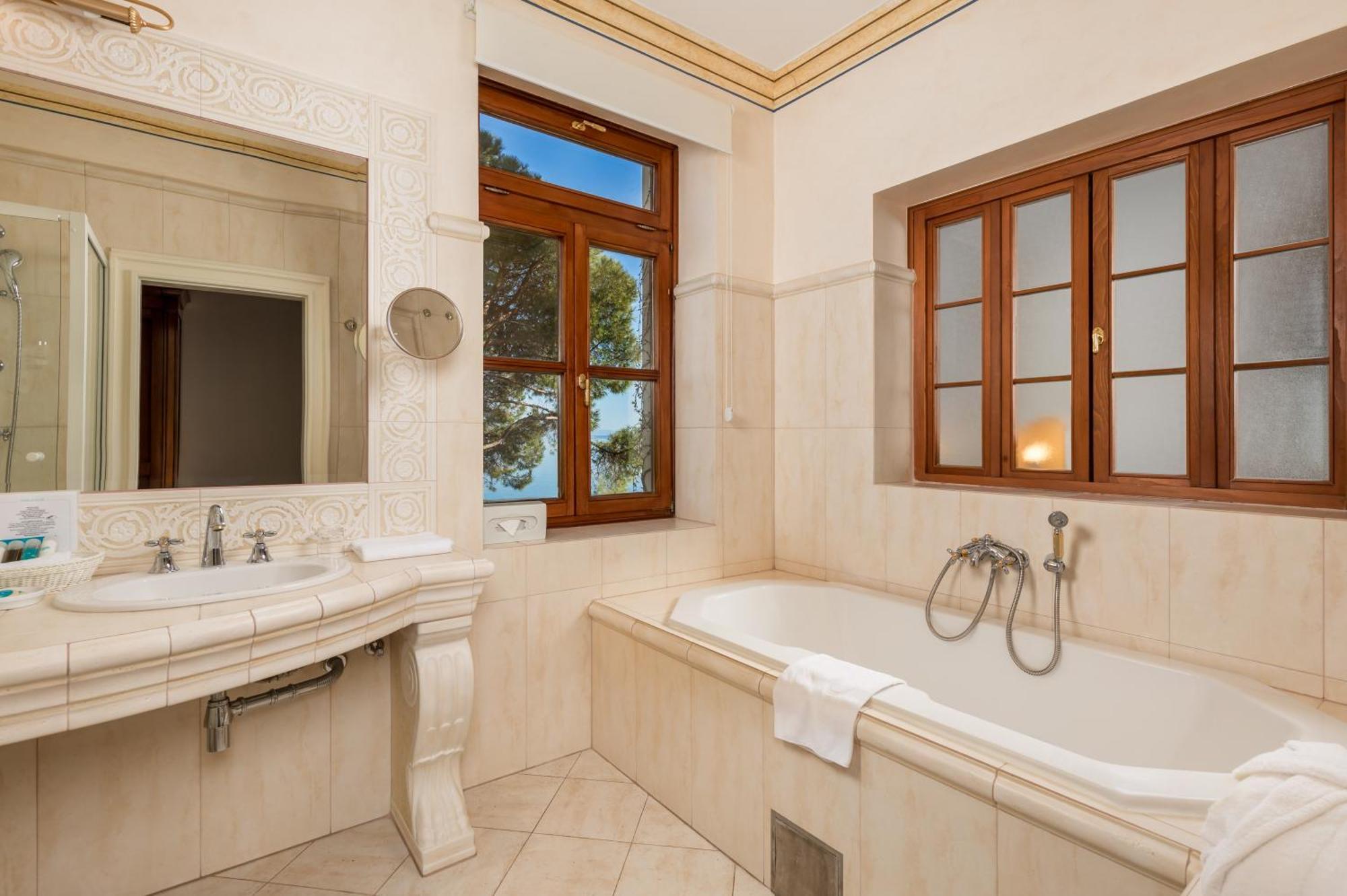 Hotel Miramar Опатия Экстерьер фото